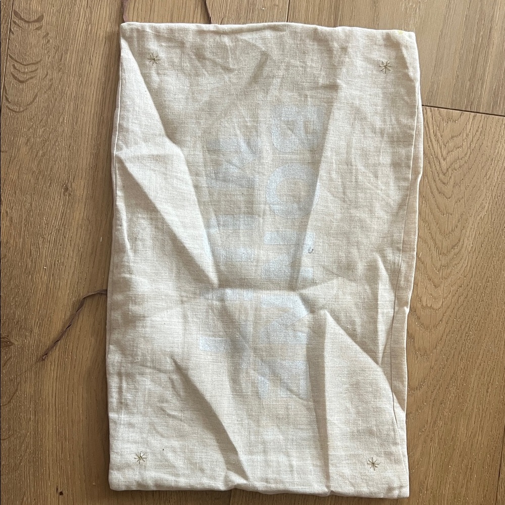 Atsuyo et Akiko Cream Accent Pillow